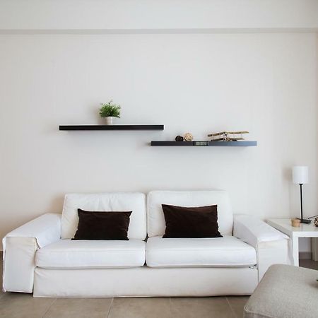 Elegant Home Next To Metro Афины Экстерьер фото